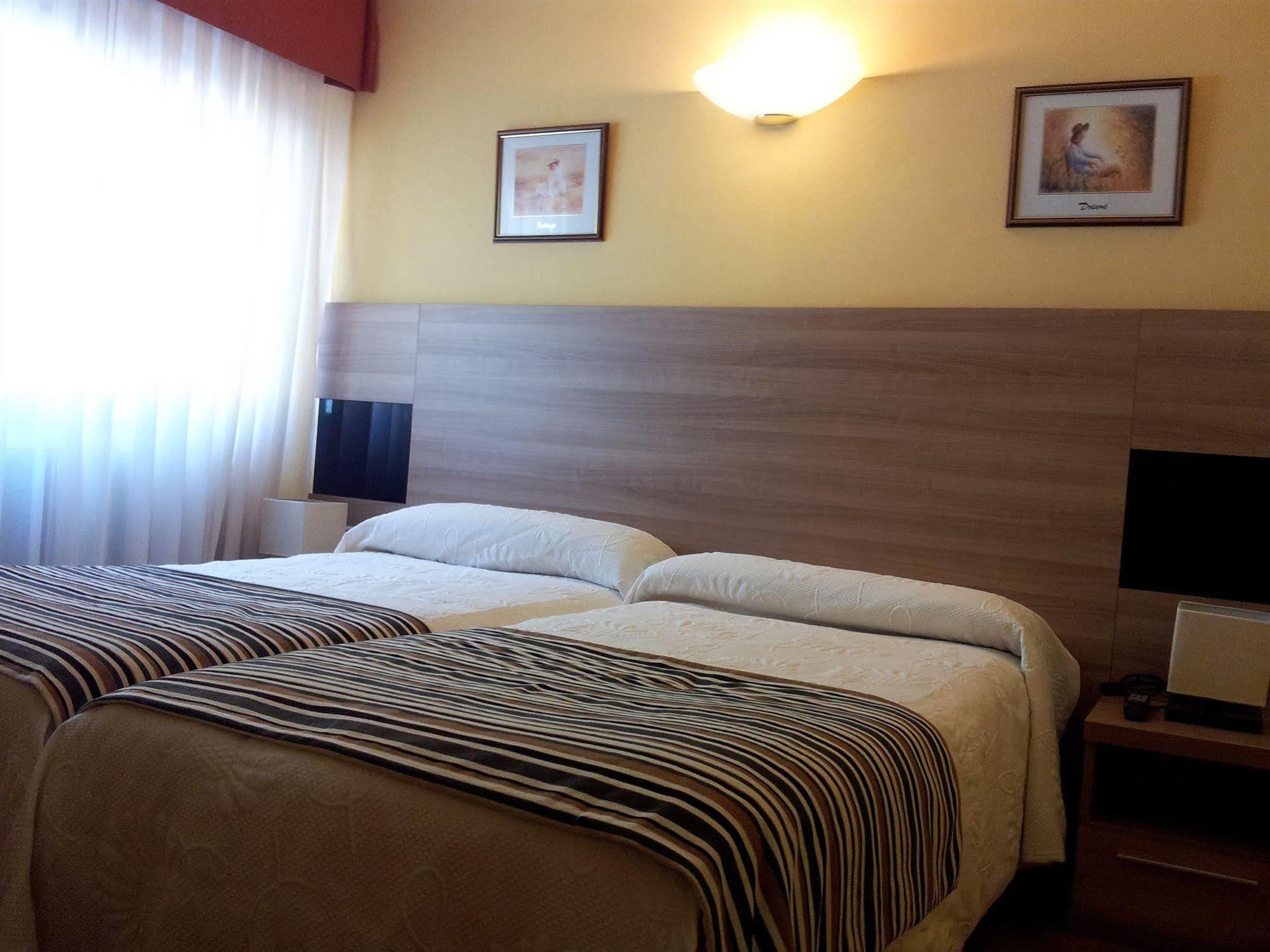 Hotel Penagrande Cangas De Narcea Ngoại thất bức ảnh